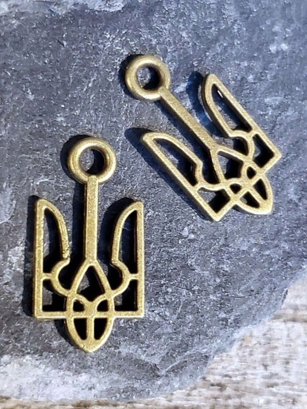 Bronze Ukraine National Emblem Ukrainian Symbol 18x9mm Charms Pendants 10 pcs - Picture 2 of 12